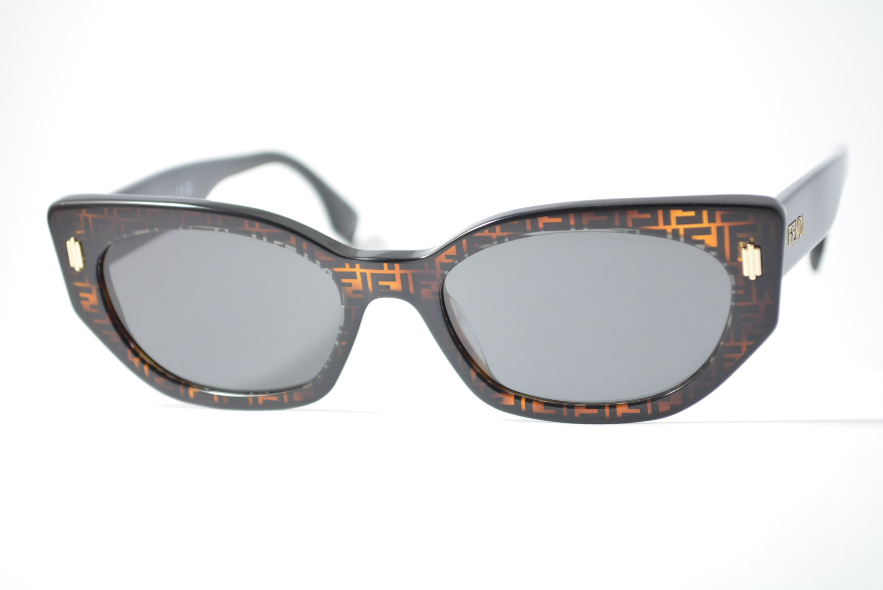 óculos de sol Fendi mod FE40018i 55a