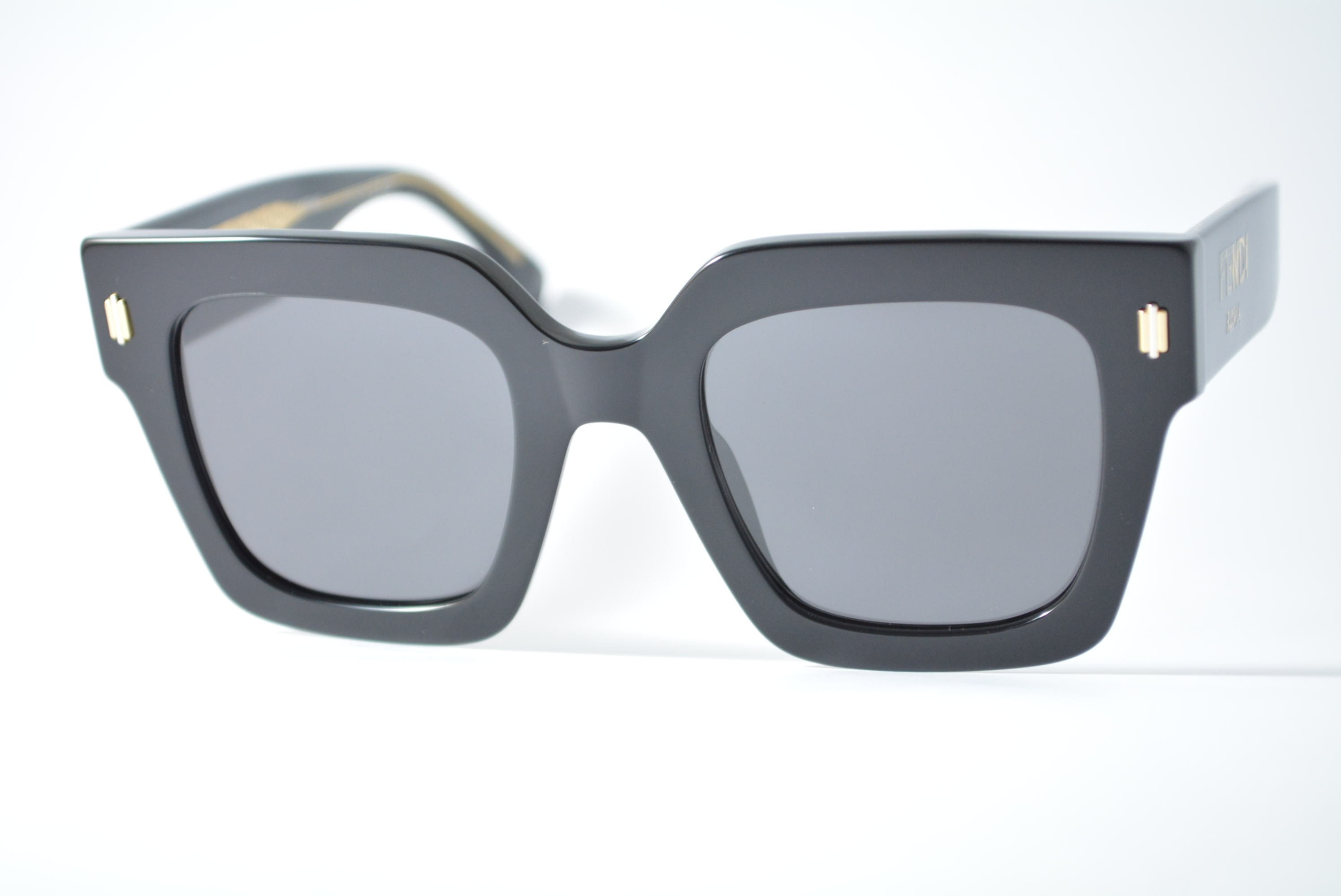 óculos de sol Fendi mod FE40101i 01a