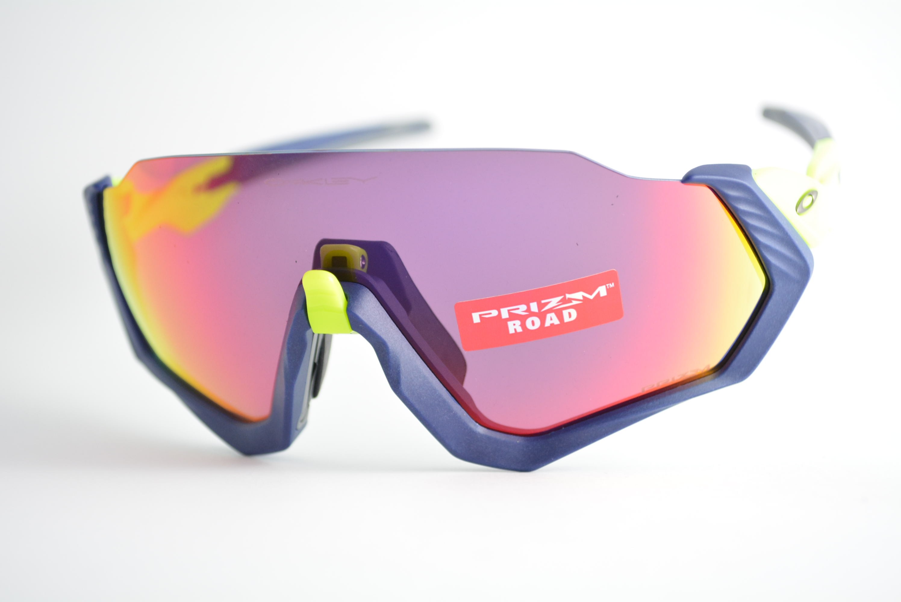 óculos de sol Oakley mod Flight Jacket matte navy w/prizm road 9401-0537  Ótica Cardoso